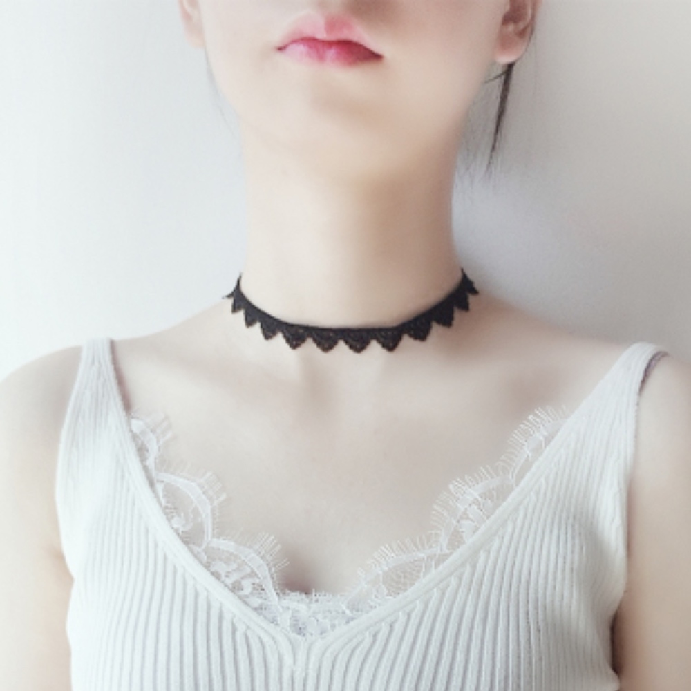 Lace Chocker